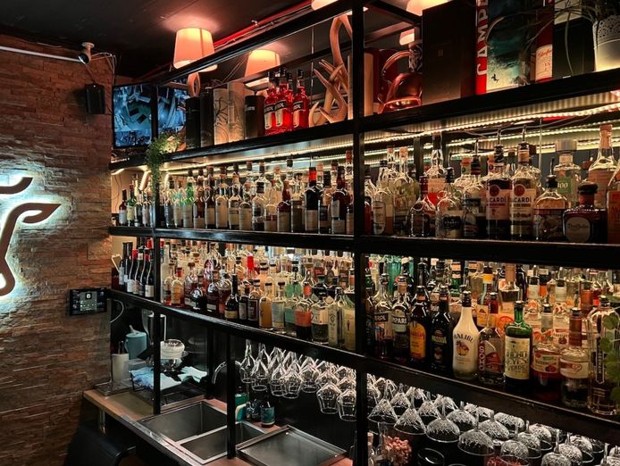 the-tipsy-cow-cocktail-tapas-bar-1
