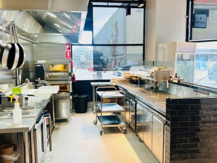 fully-fitted-modern-pizzeria-with-premium-fit-out-2