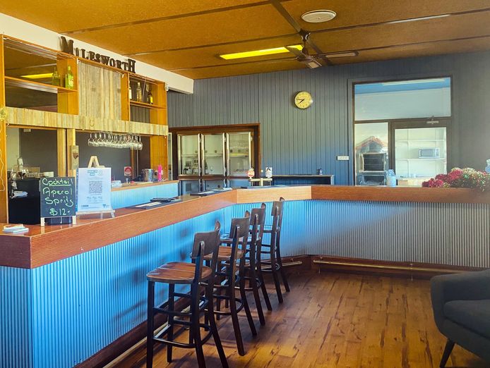 country-pub-opportunity-molesworth-hotel-motel-1