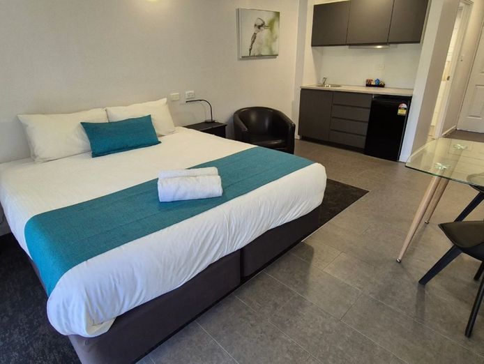 under-offer-barham-bridge-motor-inn-0