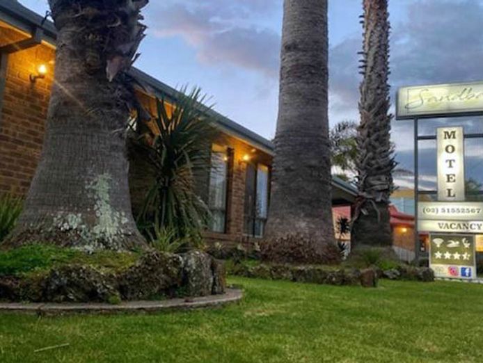 perfectly-located-motel-on-the-esplanade-7