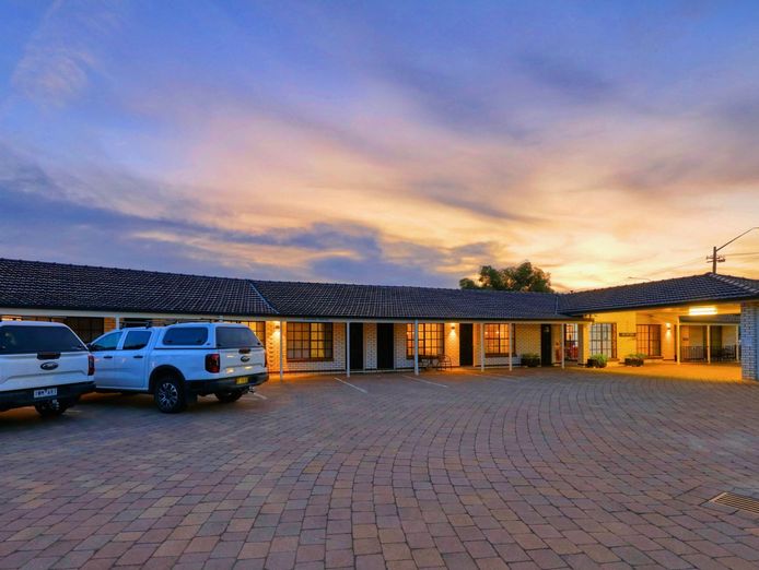 under-offer-southern-comfort-motor-inn-4