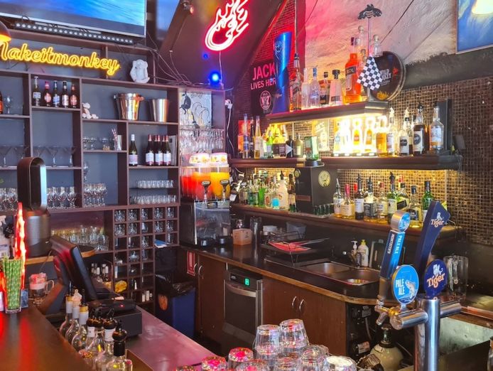 three-monkeys-award-winning-bar-on-chapel-street-6
