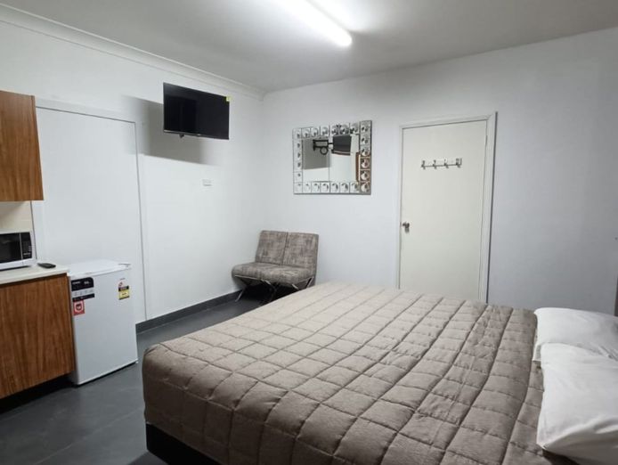 cooee-motel-gilgandra-freehold-going-concern17-room-motel-2-1-hectares-6