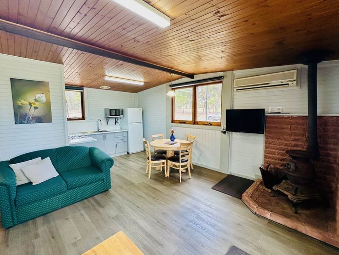 vendor-says-sell-happy-wanderer-holiday-resort-6