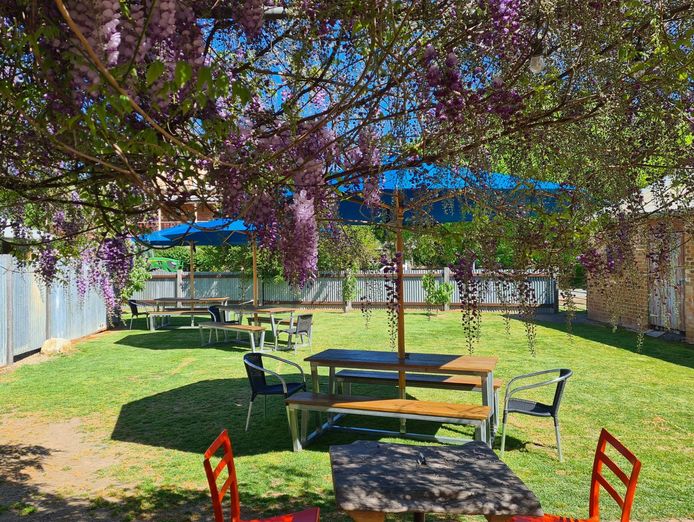 plough-inn-prime-freehold-going-concern-opportunity-on-busy-tourist-route-8