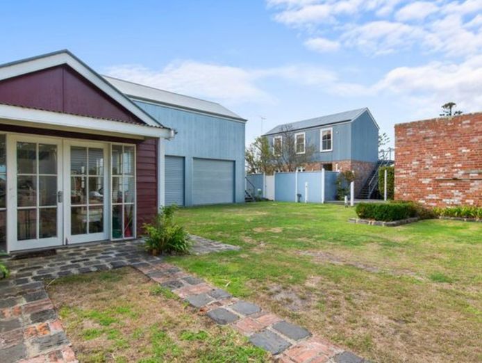 historic-coastal-gem-rodondo-accommodation-port-albert-4