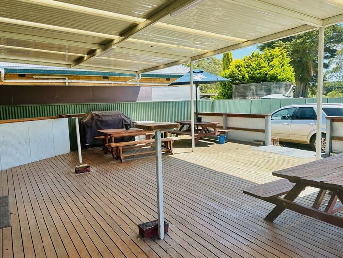 mamre-hotel-true-country-pub-2