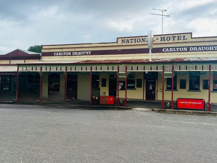 country-hotel-opportunity-national-hotel-clunes-4