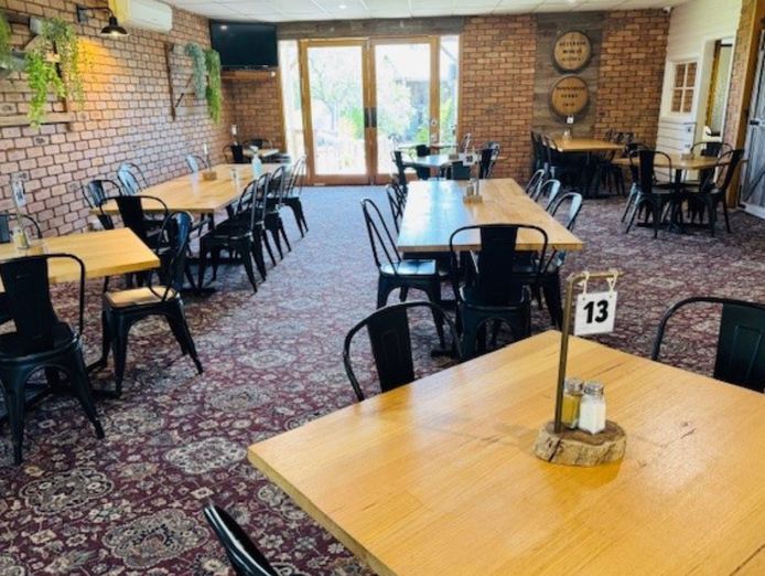 the-farmers-arms-hotel-1p6322-8