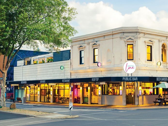 hotel-lona-fully-renovated-venue-in-frankstons-entertainment-hub-0