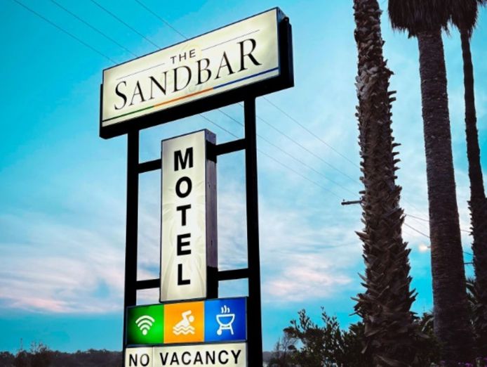perfectly-located-motel-on-the-esplanade-0