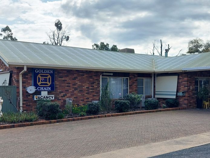 cooee-motel-gilgandra-freehold-going-concern17-room-motel-2-1-hectares-1
