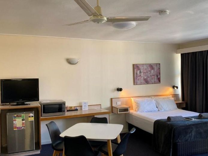 established-mackay-cbd-motel-freehold-going-concern-or-leasehold-opportunity-3