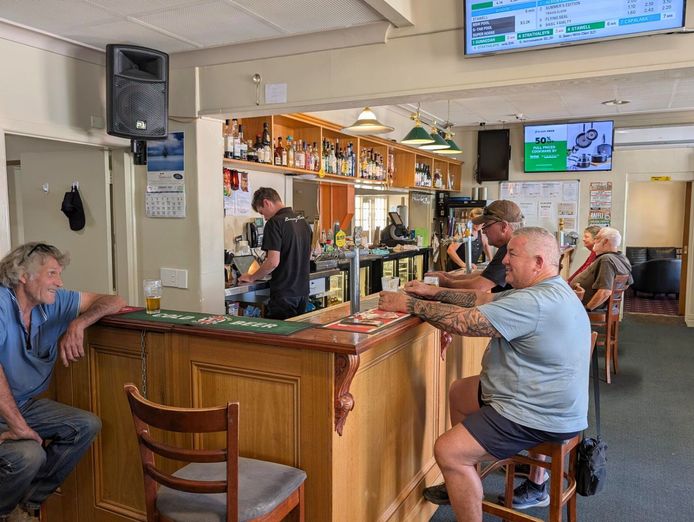 under-offer-hibernian-hotel-beechworth-1p6324-3
