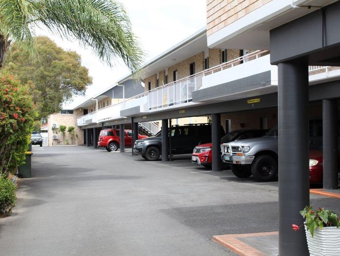 waterfront-new-35-year-lease-high-roi-in-hervey-bay-1p6198m-1
