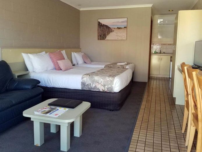 perfectly-located-motel-on-the-esplanade-4