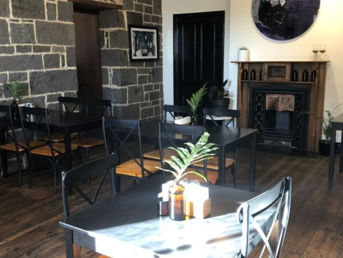 high-exposure-waterfront-caf-233-with-growth-potential-8