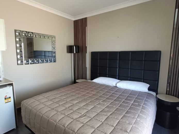 cooee-motel-gilgandra-freehold-going-concern17-room-motel-2-1-hectares-3