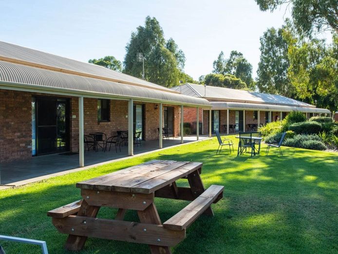 murray-river-frontage-leasehold-motel-refurbished-resort-with-long-lease-1