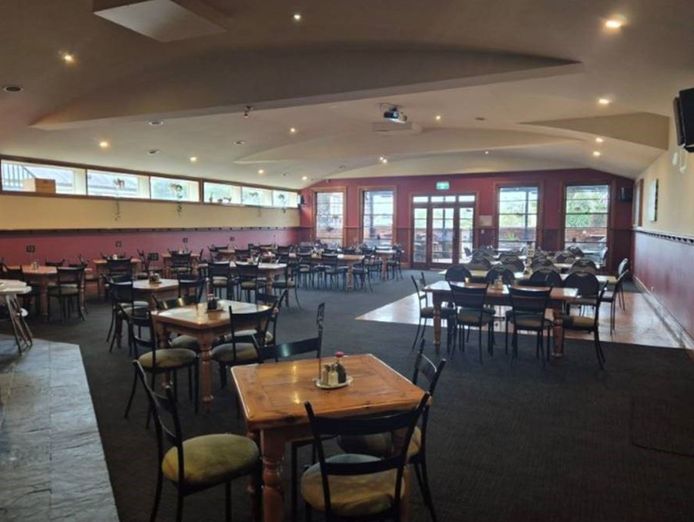 under-offer-star-hotel-rutherglen-7