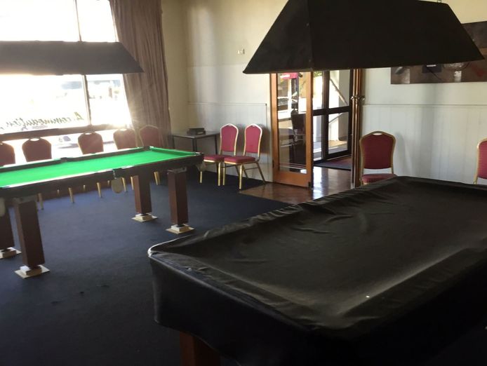 white-hart-hotel-well-maintained-country-hotel-6