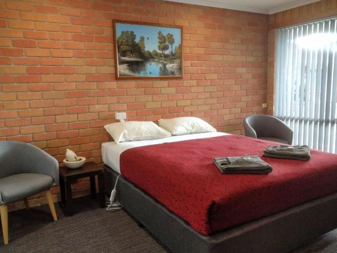 sold-travellers-inn-kaniva-5