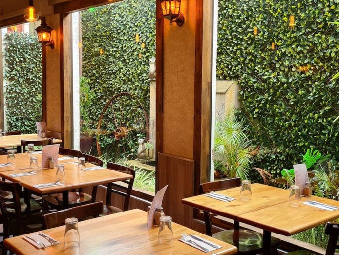 picasso-39-s-pizza-restaurant-3