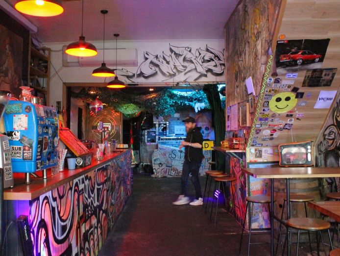 radio-bar-1p6438-4