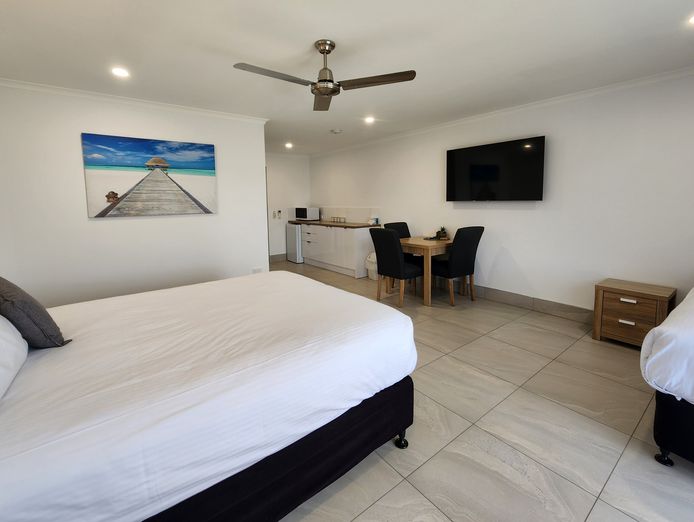 waterfront-new-35-year-lease-high-roi-in-hervey-bay-1p6198m-3