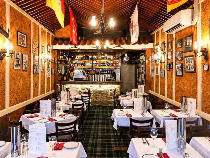 amiconi-restaurant-west-melbourne-0