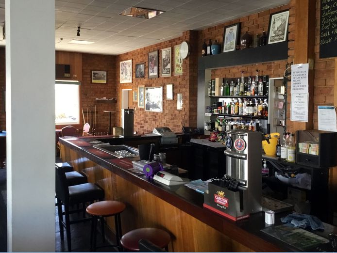 white-hart-hotel-well-maintained-country-hotel-1