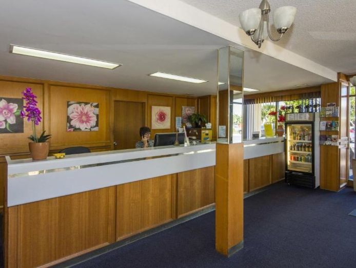 established-mackay-cbd-motel-freehold-going-concern-or-leasehold-opportunity-2