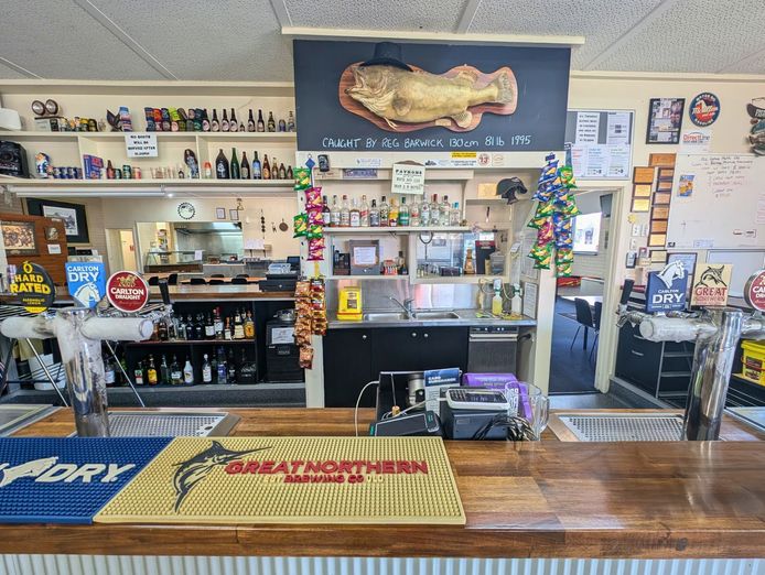 railway-hotel-strathmerton-vic-murray-river-one-pub-town-7