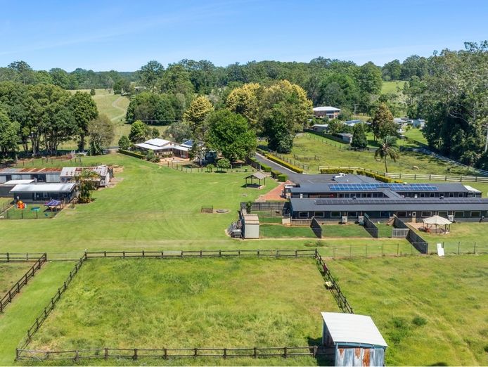 26-acres-established-pet-resort-amp-multiple-residences-a-rare-freehold-oppor-9
