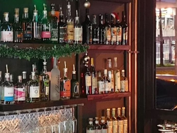 hydrant-bar-a-charming-and-stylish-local-retreat-0
