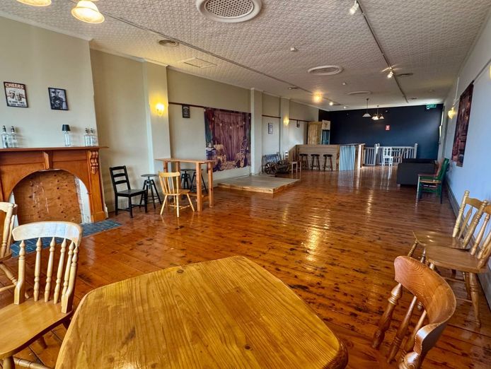 outstanding-caf-233-lease-amp-equipment-sale-prime-main-street-location-6