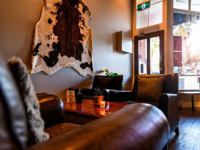 under-offer-the-tipsy-cow-3