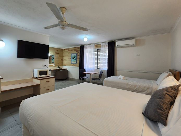 waterfront-new-35-year-lease-high-roi-in-hervey-bay-1p6198m-2