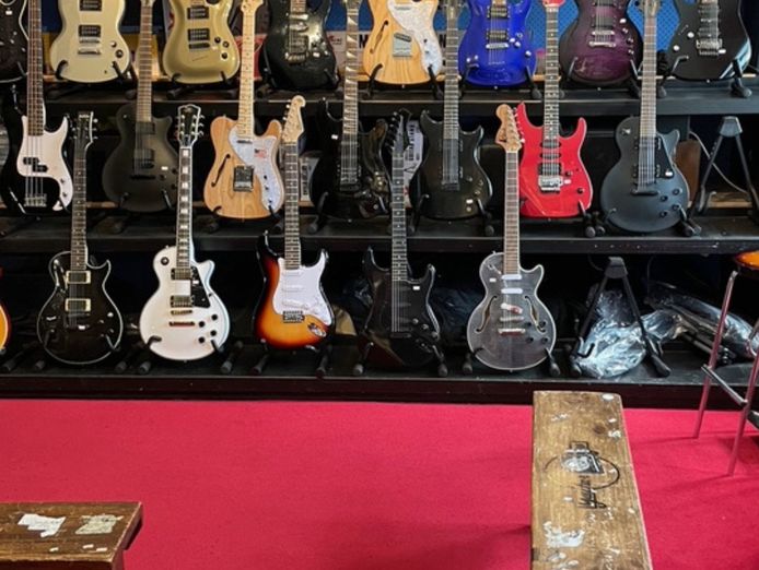 guitar-village-frankston-comes-with-a-large-online-commerce-network-retail-sh-6
