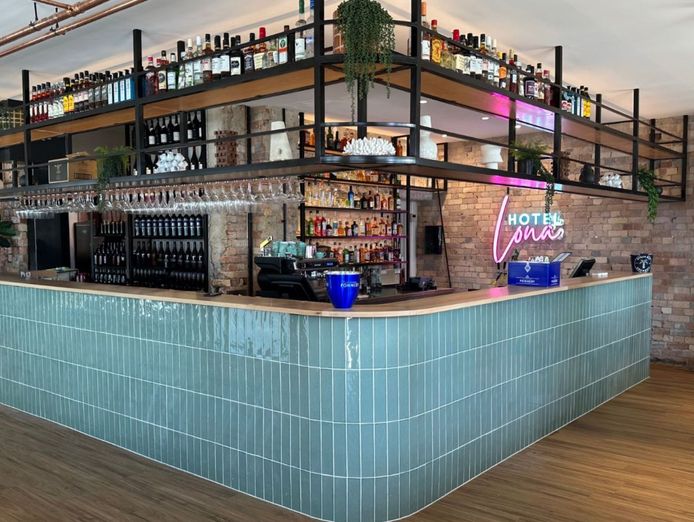 hotel-lona-fully-renovated-venue-in-frankstons-entertainment-hub-4