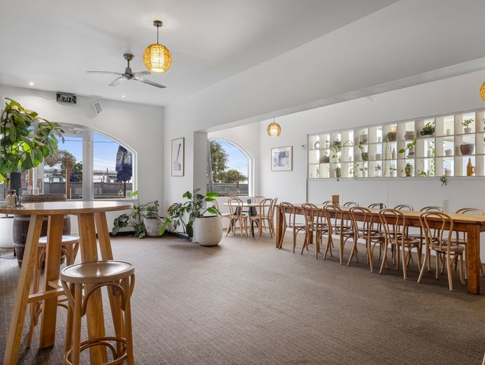 sold-the-westernport-hotel-5