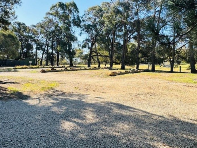 under-offer-blores-hill-caravan-camping-ground-1p6213-7