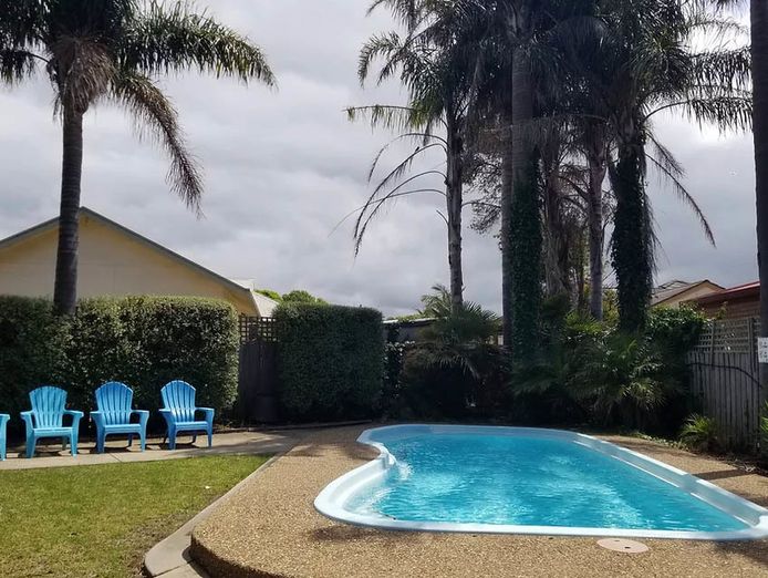 perfectly-located-motel-on-the-esplanade-6
