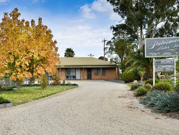26-room-leasehold-motel-in-thriving-murray-river-region-0