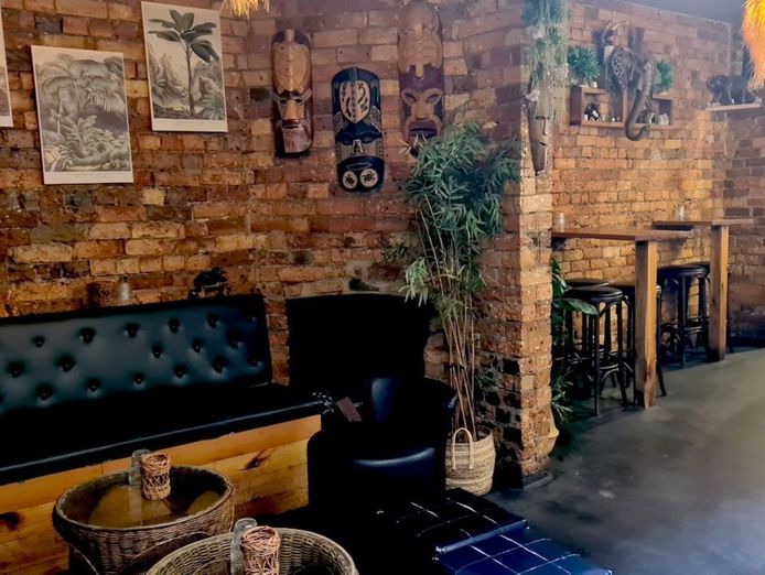 jungle-boy-amp-tully-39-s-two-very-different-bars-in-one-location-5