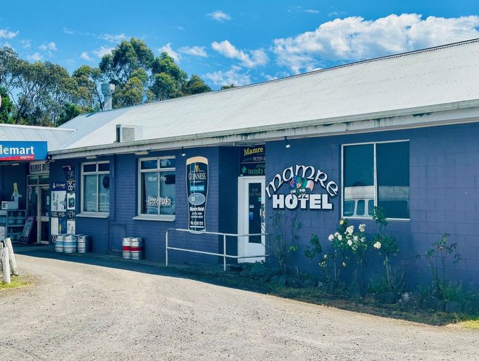 mamre-hotel-true-country-pub-0