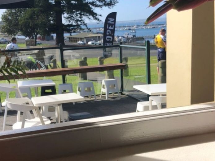 high-exposure-waterfront-caf-233-with-growth-potential-3