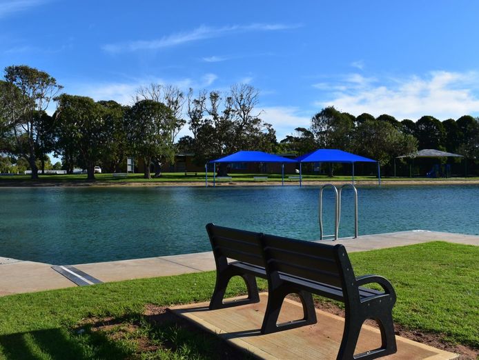 millicent-lakeside-caravan-park-amp-takeaway-1p6357-0