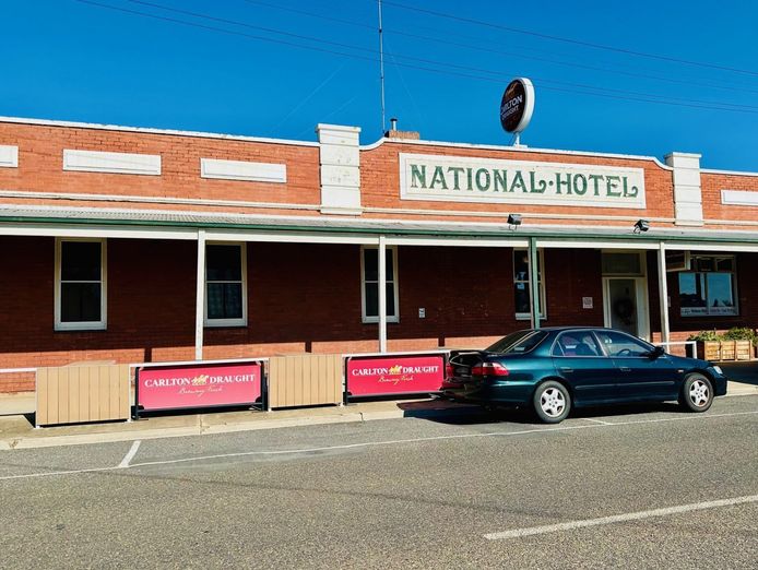 national-hotel-stawell-7